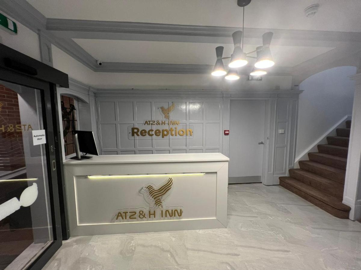 Atz&H Inn Luton  Eksteriør billede